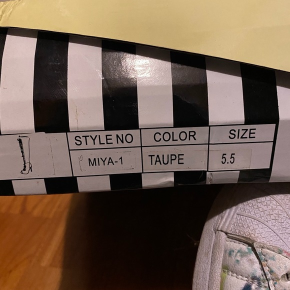 Heels - Picture 4 of 5